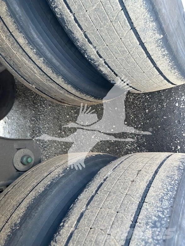 Utility 3000R Kylmä-/Lämpökoripuoliperävaunut