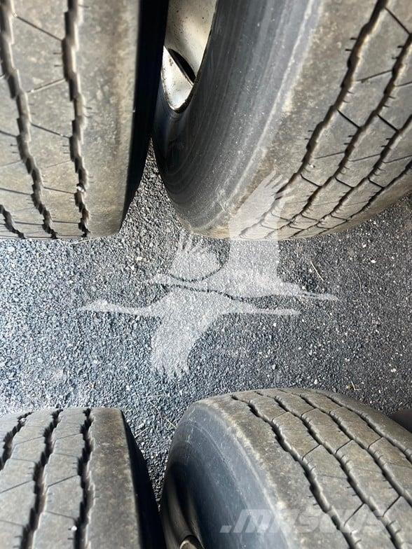 Utility 3000R Kylmä-/Lämpökoripuoliperävaunut