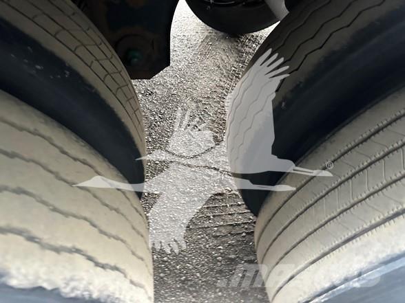 Utility 3000R Kylmä-/Lämpökoripuoliperävaunut