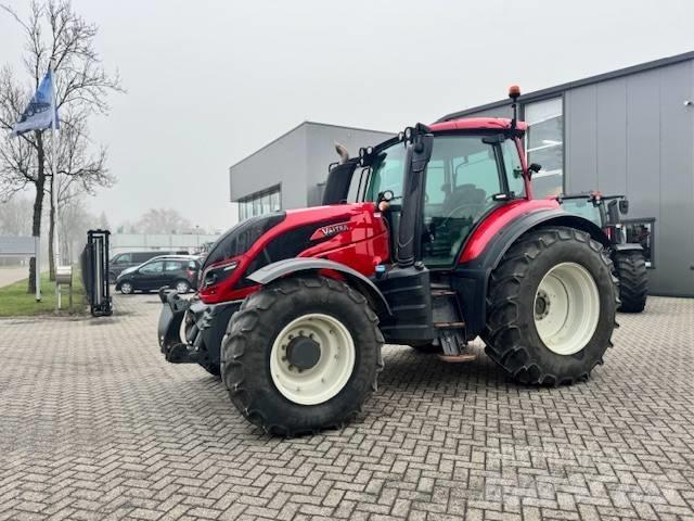 Valtra T144 Hitech Traktorit