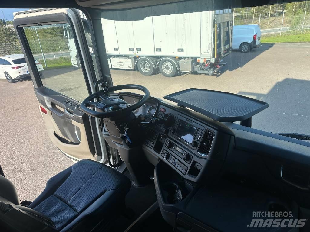 Scania R520B6X2NB Umpikorikuorma-autot
