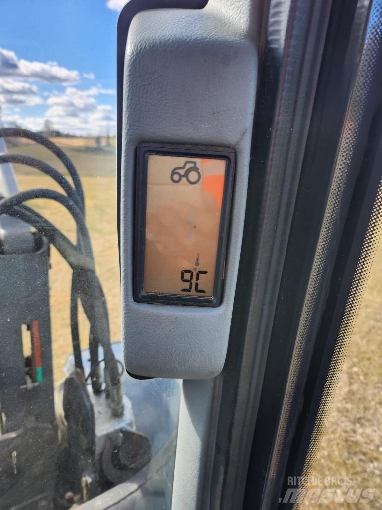 Valtra M 120 Traktorit