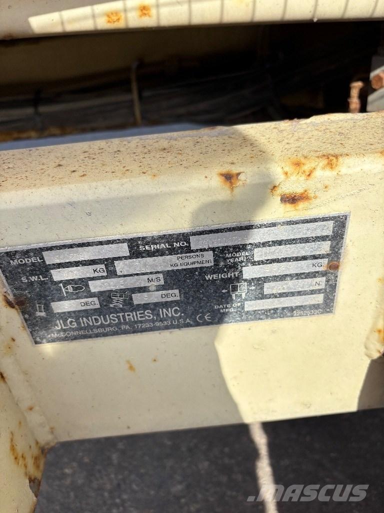 JLG 500 RTS Saksilavat