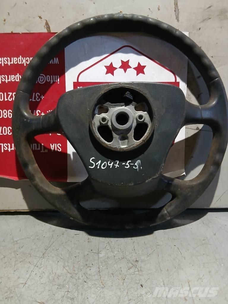 Scania P 420    1495393 Ohjaamot ja sisustat