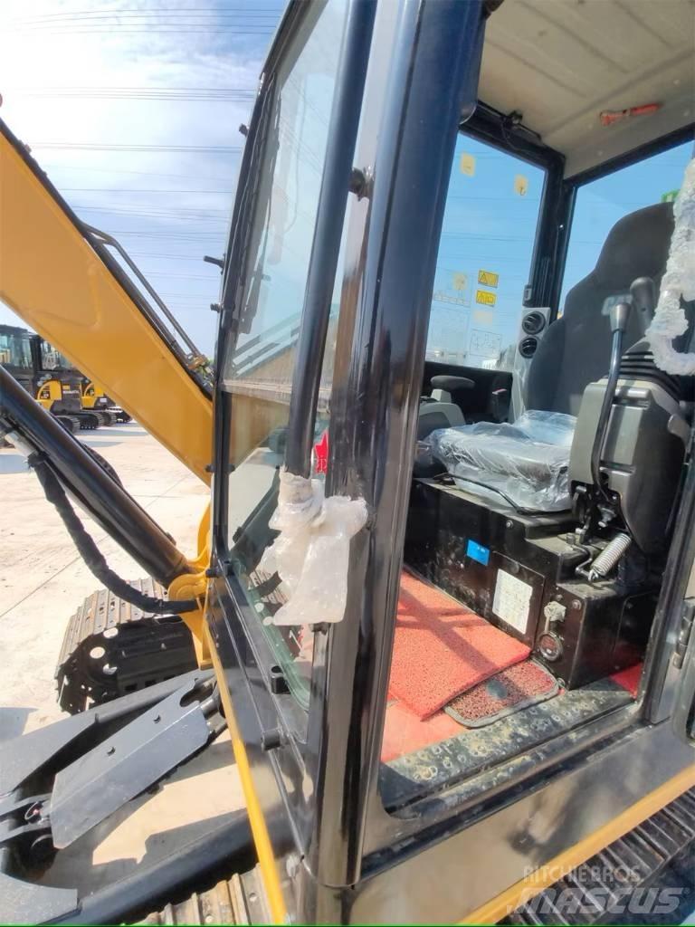 CAT 305.5 Minikaivukoneet < 7t