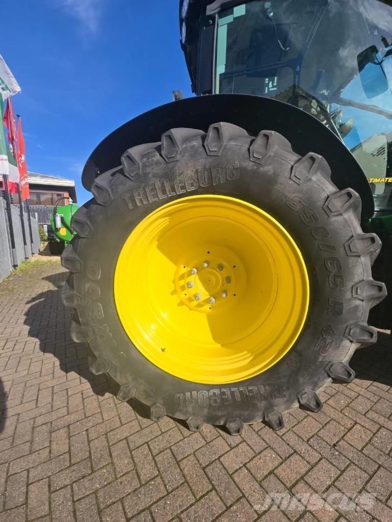 John Deere 6155 R Traktorit