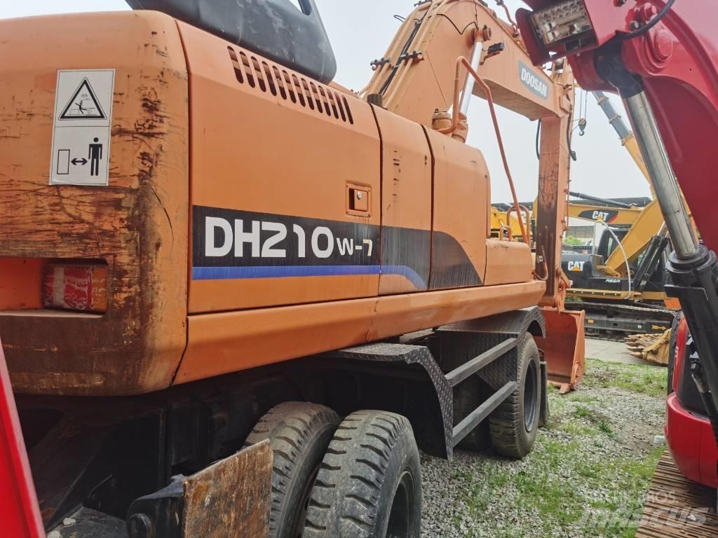 Doosan DH 210 W-7 Pyöräkaivukoneet