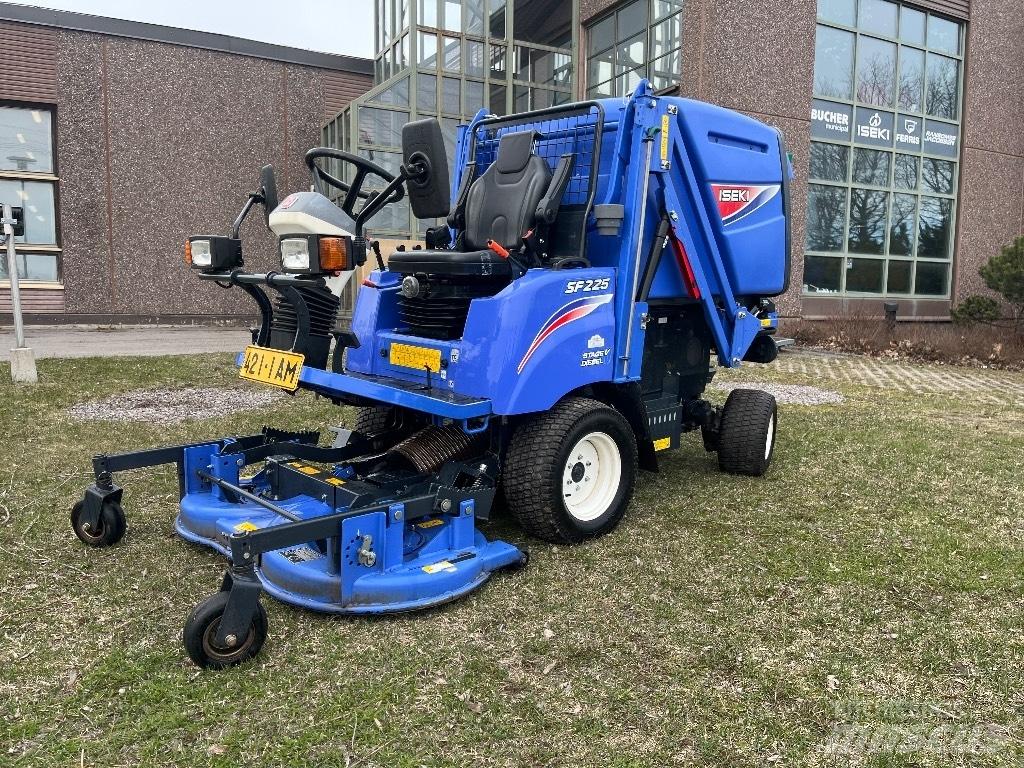 Iseki SF 225 Päältäajettavat ruohonleikkurit