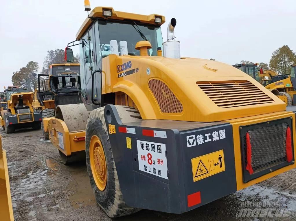 XCMG XC263J Yksivalssijyrät