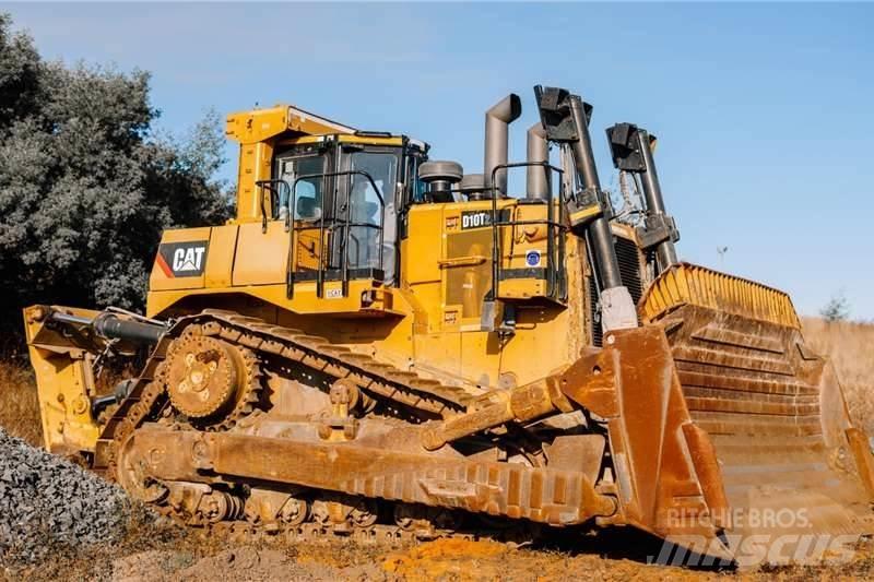 CAT D10T Telaketjupuskutraktorit