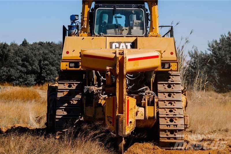 CAT D10T Telaketjupuskutraktorit