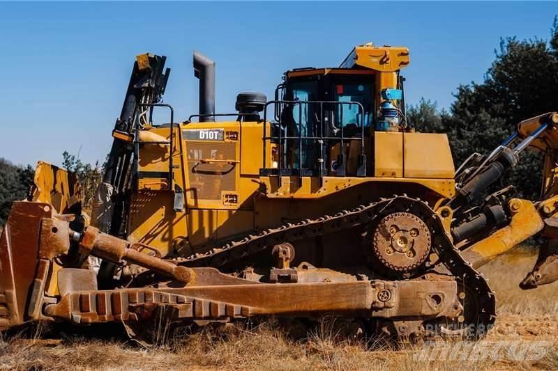 CAT D10T Telaketjupuskutraktorit