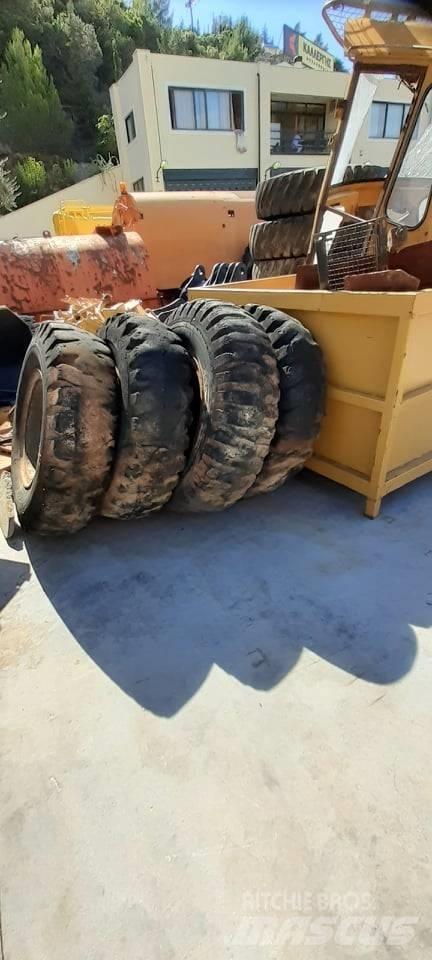 Goodyear 14.00-24 Renkaat ja vanteet