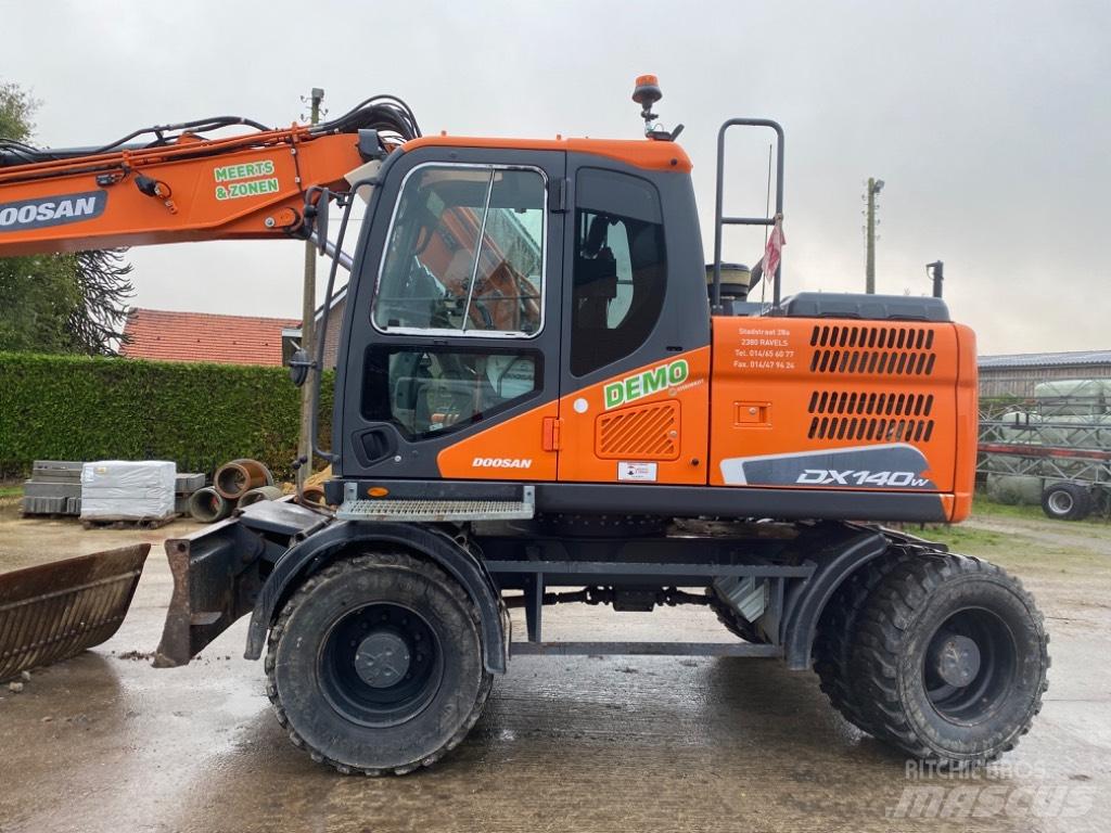 Doosan DX 140 W -5 Mobiilinosturit