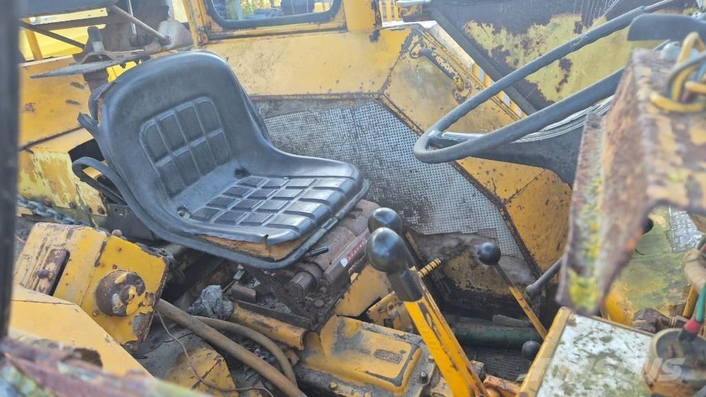 Ford 4500 Kaivurikuormaajat