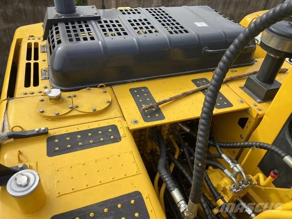 Komatsu PC 220-8 Midikaivukoneet 7t - 12t