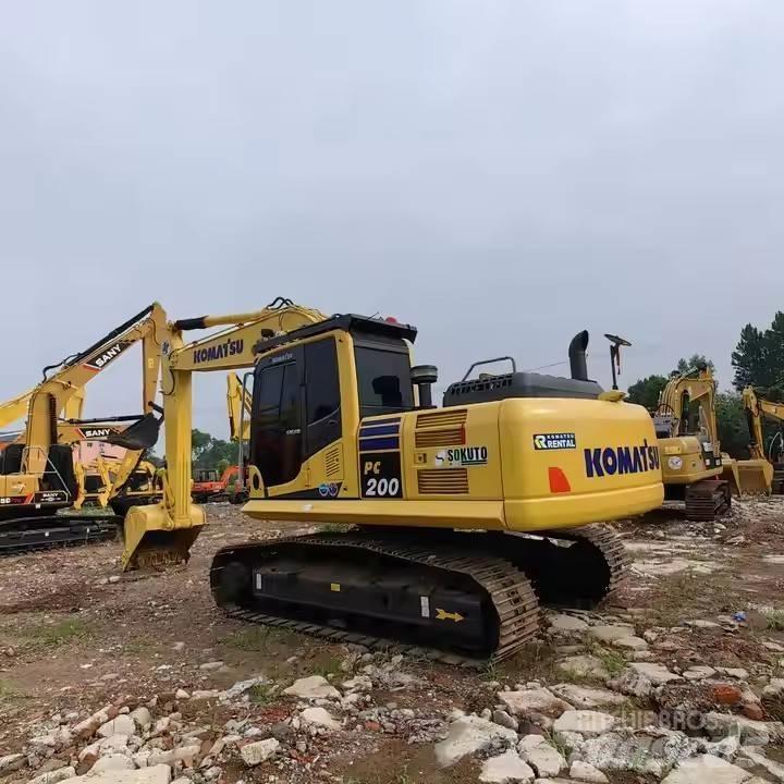 Komatsu PC200 Midikaivukoneet 7t - 12t