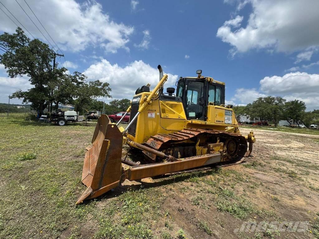 Komatsu D65WX-17 Telaketjupuskutraktorit
