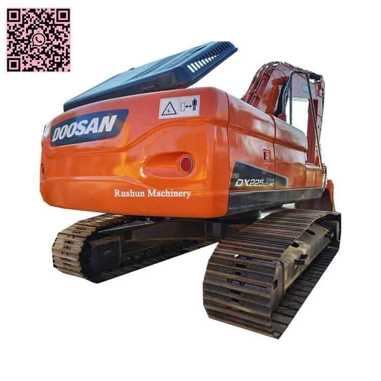 Doosan DX 225 LC Telakaivukoneet