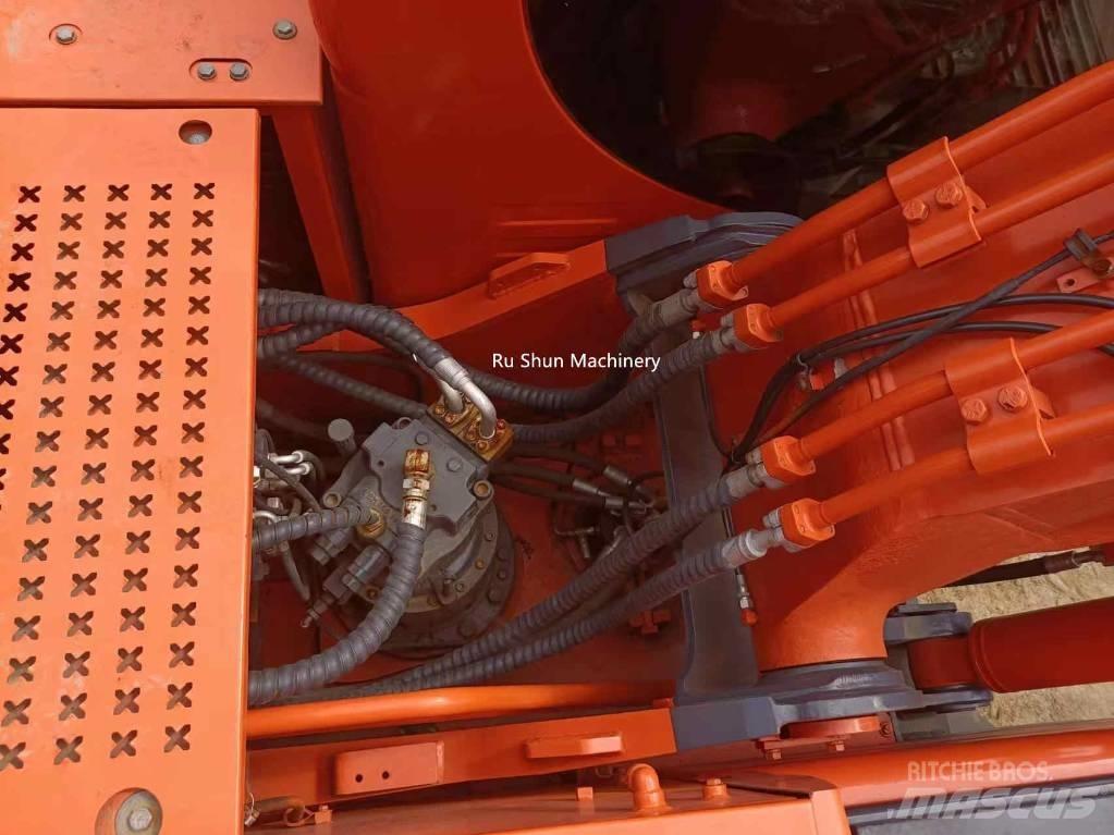 Doosan DX 225 LC Telakaivukoneet