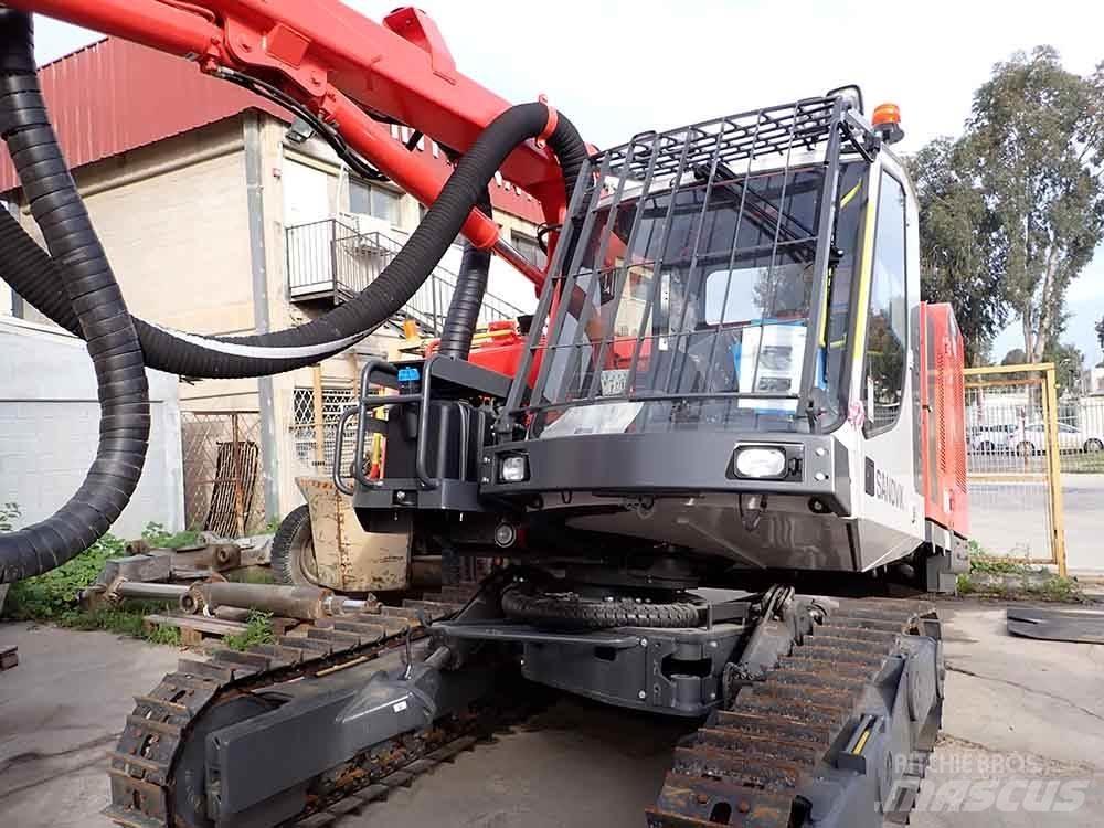 Sandvik DX800 Avolouhintaporauslaitteet