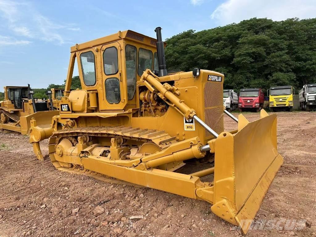 CAT D7G Telaketjupuskutraktorit