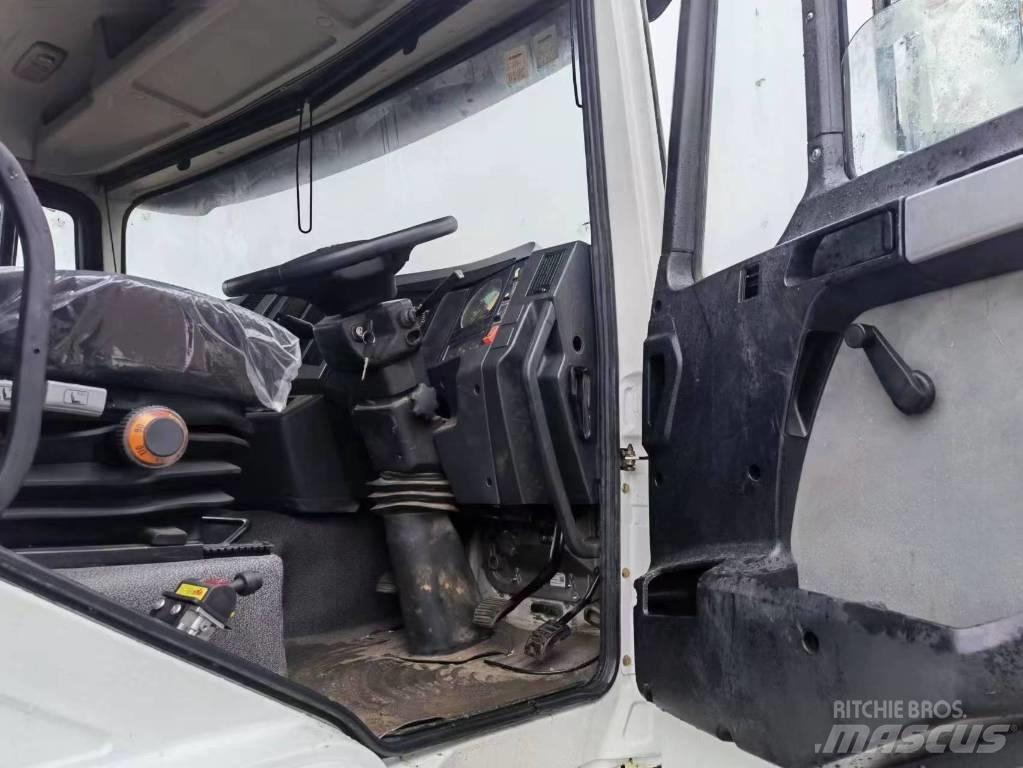 Shacman F 3000 Sora- ja kippiautot