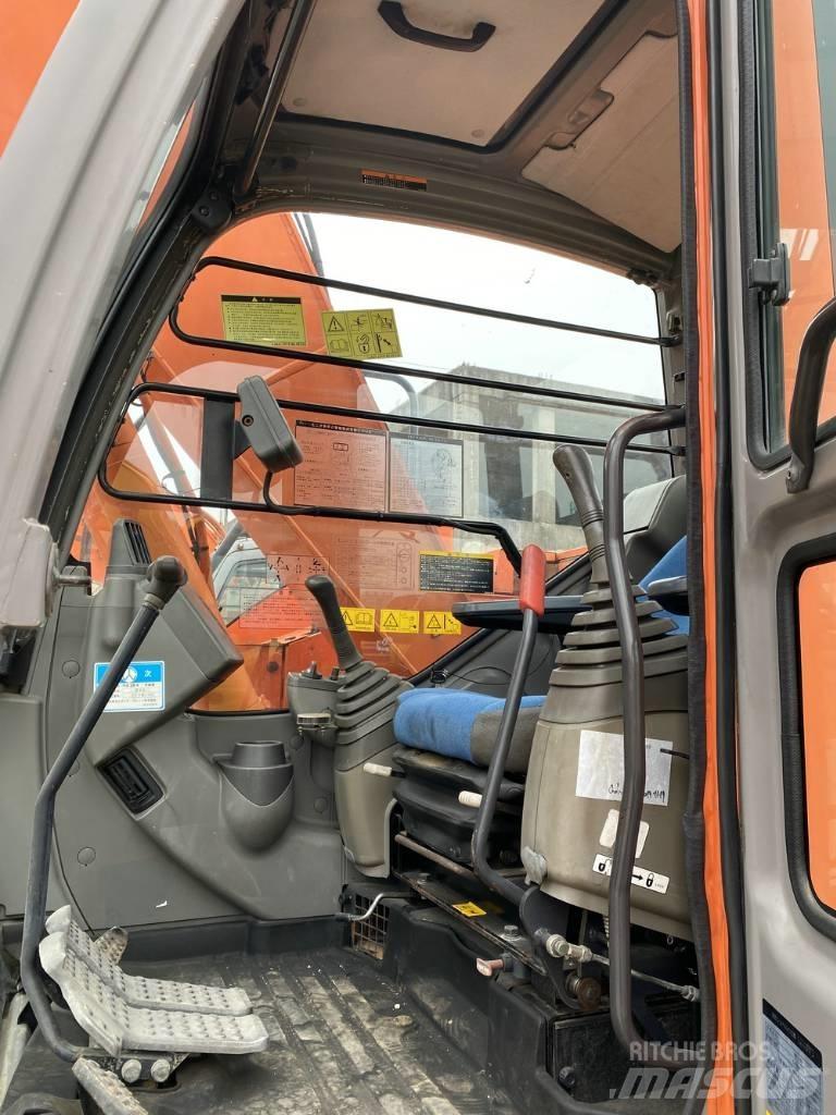 Hitachi 135 Telakaivukoneet