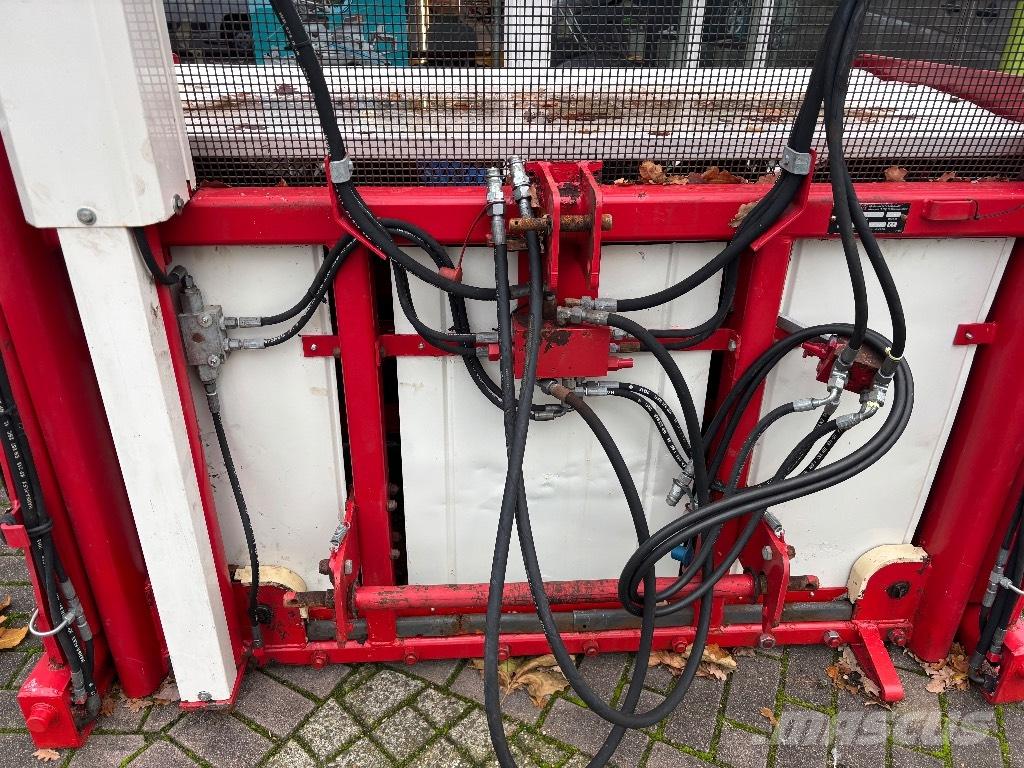 Trioliet TU 195 Paalinkäsittelykoneet