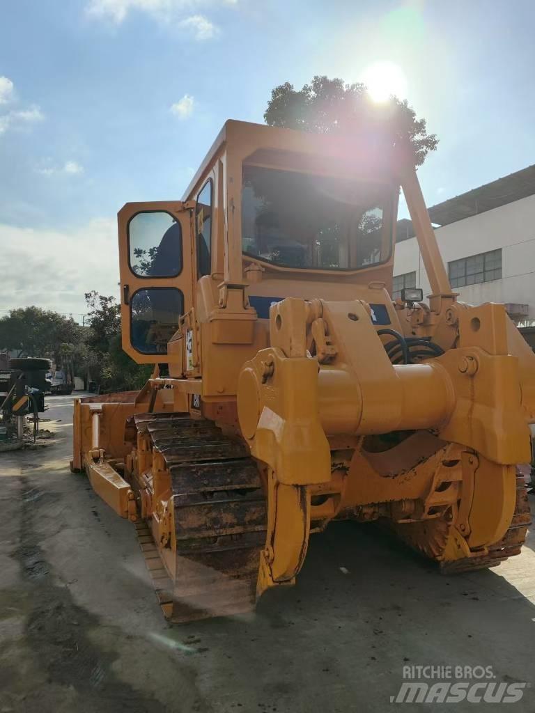 CAT D7G Telaketjupuskutraktorit