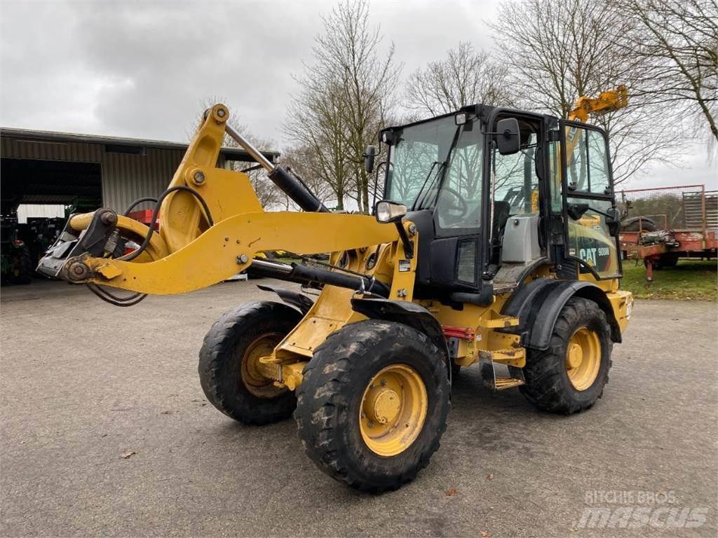 CAT 908M Pyöräkuormaajat