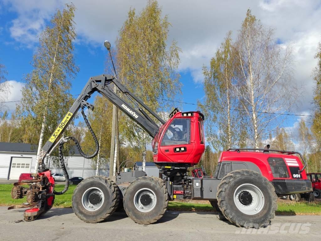 Komatsu 951 Harvesterit