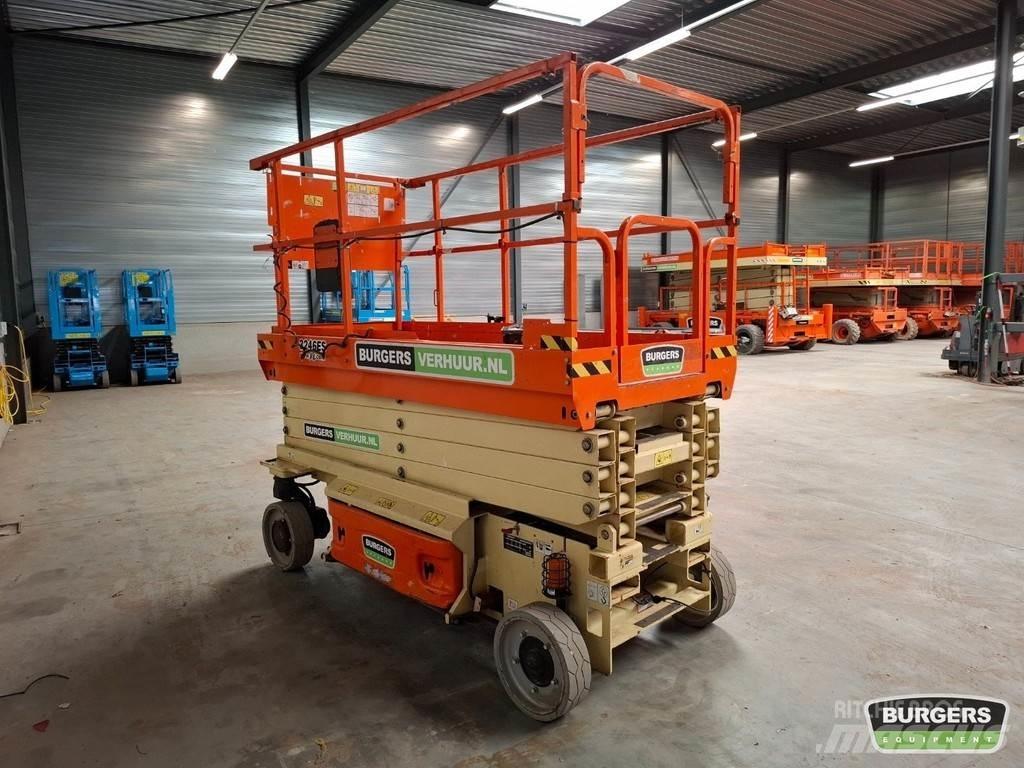 JLG 3246ES Saksilavat
