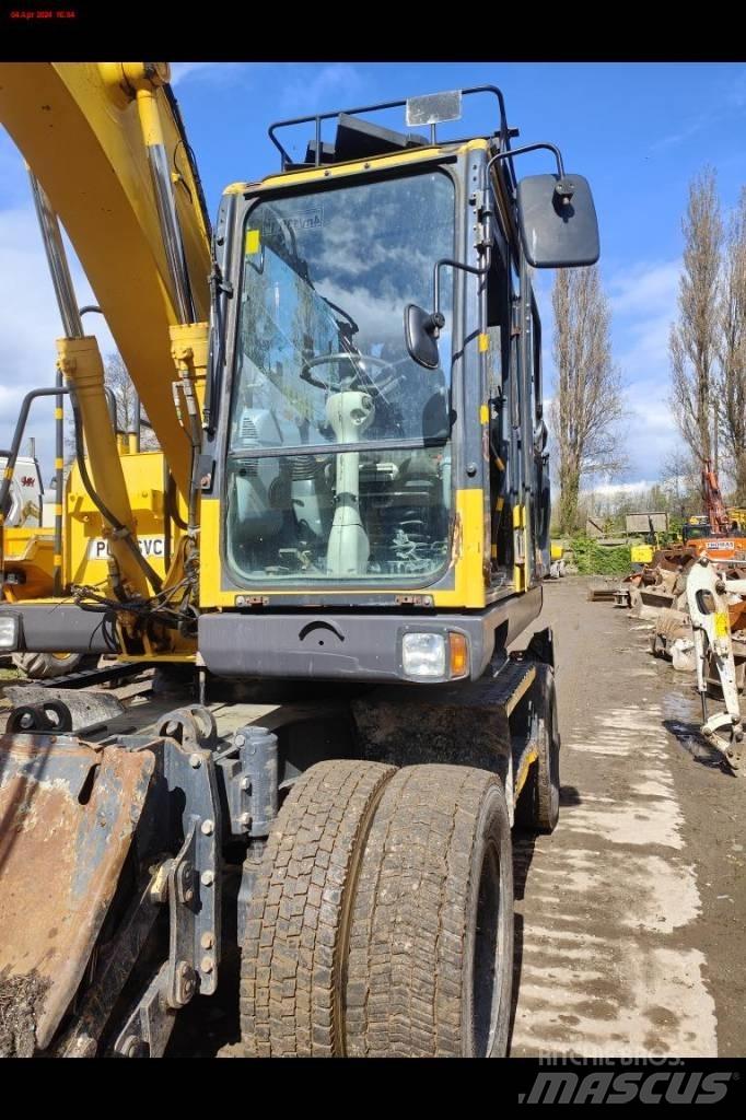 Komatsu PW 148-8 Pyöräkaivukoneet
