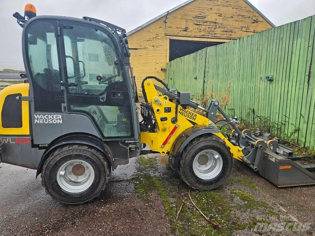 Wacker Neuson WL 25 Pyöräkuormaajat
