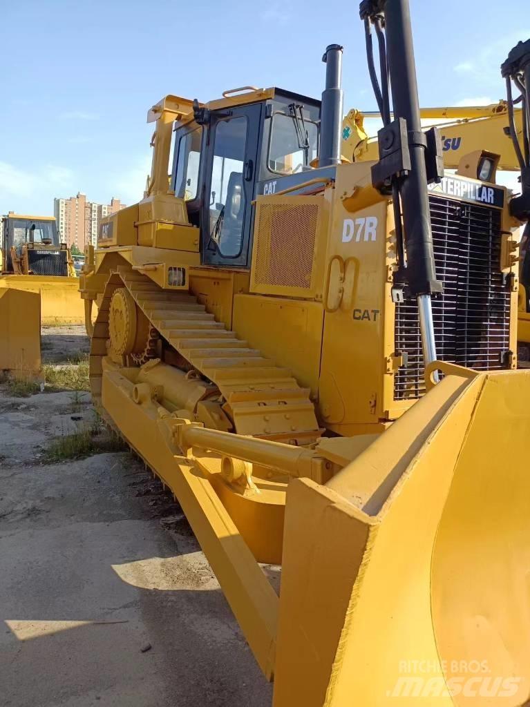 CAT D7R Tiehöylät