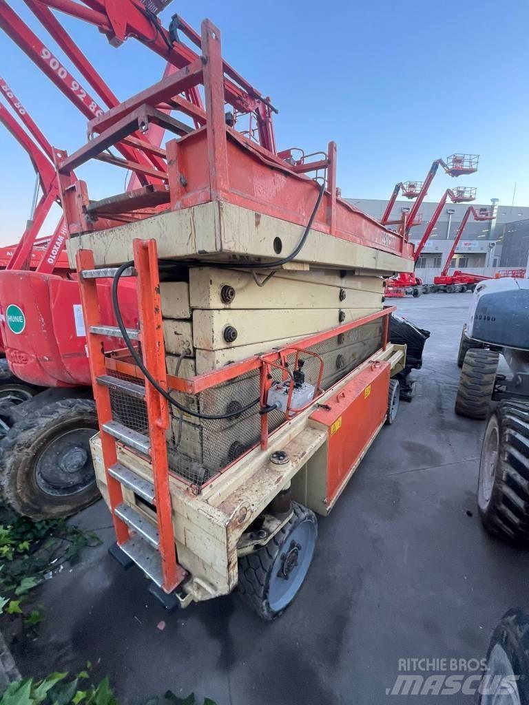JLG SL180-12 Saksilavat