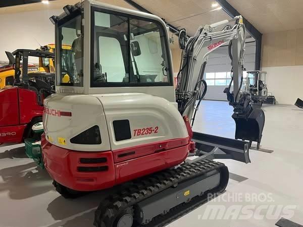 Takeuchi TB 235 Minikaivukoneet < 7t