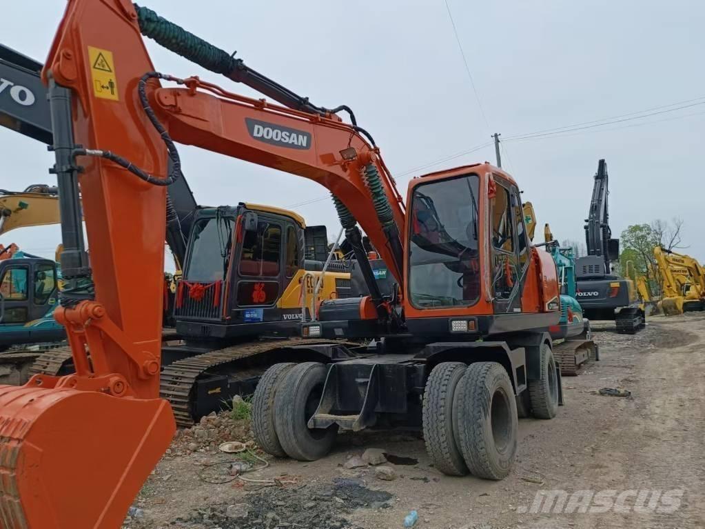 Doosan 150 W-7 Pyöräkaivukoneet