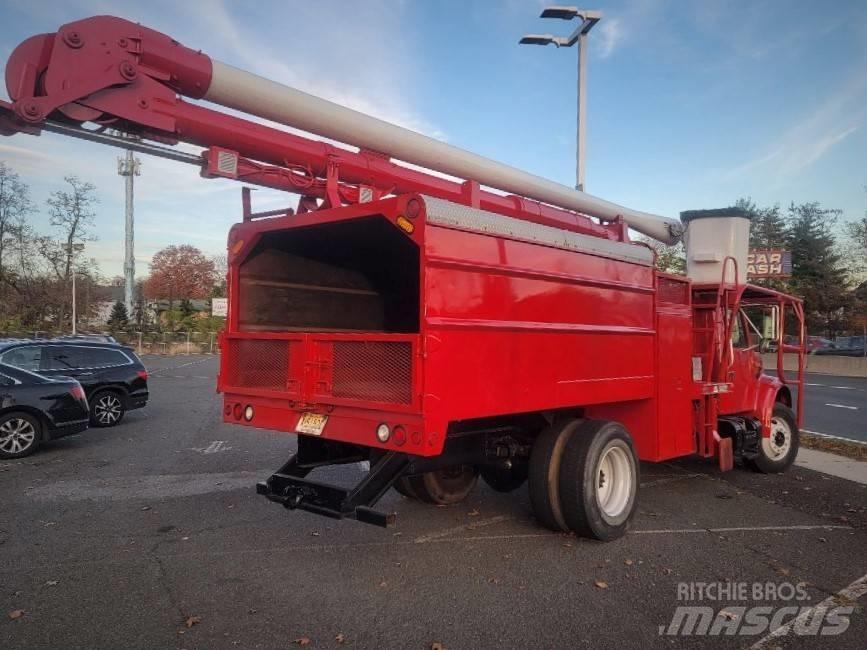 International 4700 Nostolava-autot