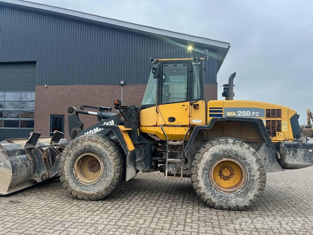 Komatsu WA 250 PZ-5 Pyöräkuormaajat