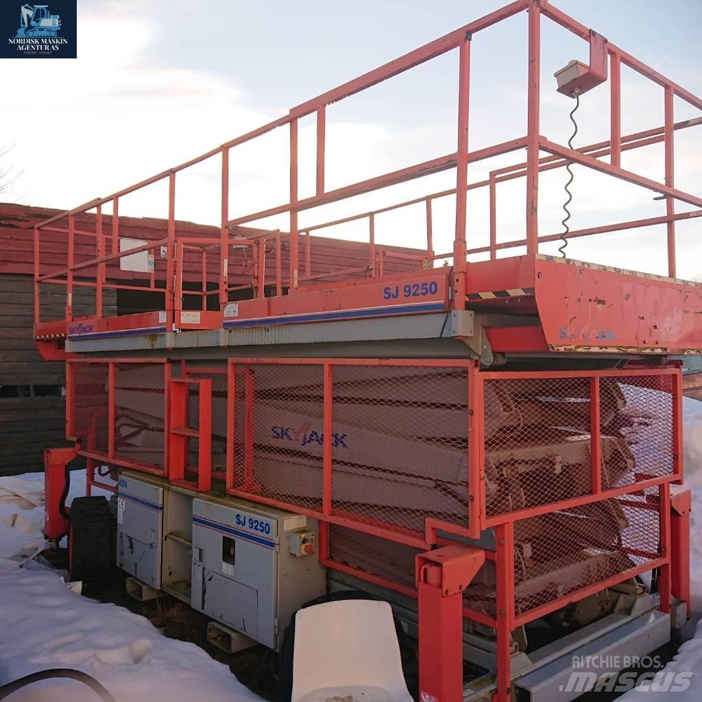 SkyJack 9250 Saksilavat