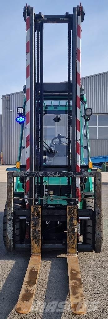 Mitsubishi FD30N Työntömastotrukit