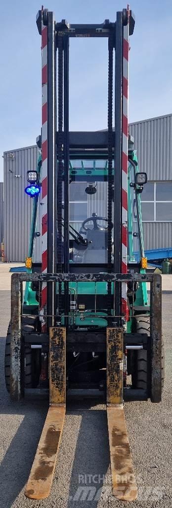 Mitsubishi FD30N Työntömastotrukit