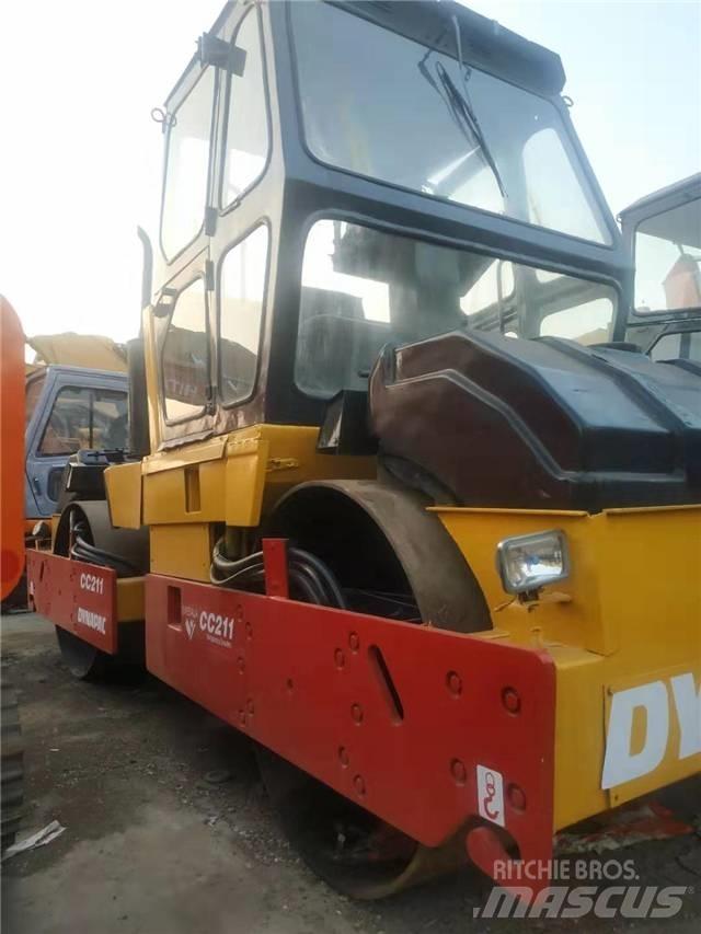 Dynapac CC211 Yksivalssijyrät