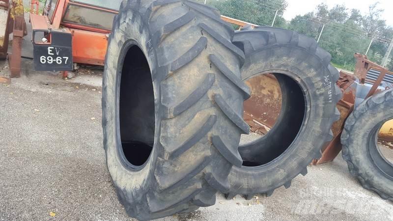  Pneus 540/65R34 Renkaat ja vanteet