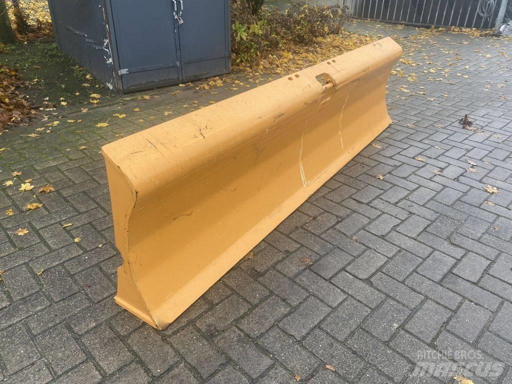 CASE DOZER BLADE Puskulevyt
