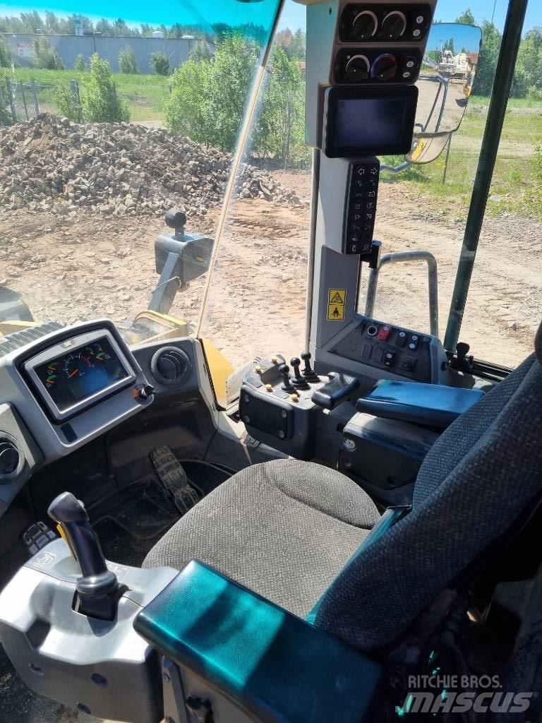 CAT 966 M Pyöräkuormaajat