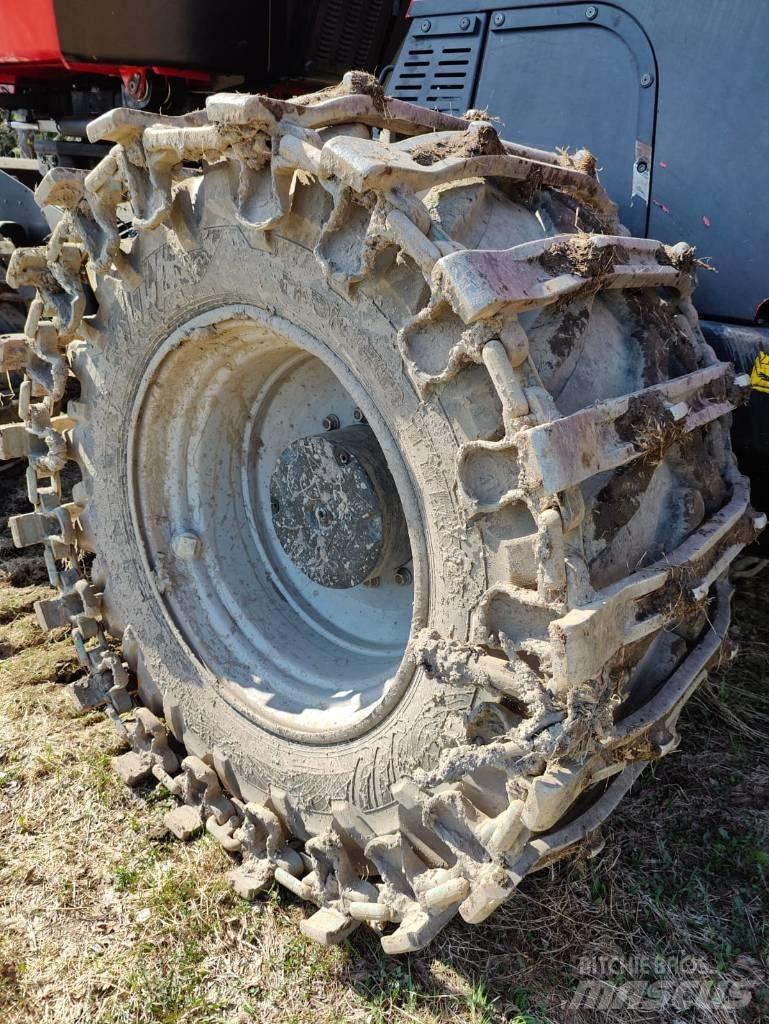 Komatsu 901 Harvesterit