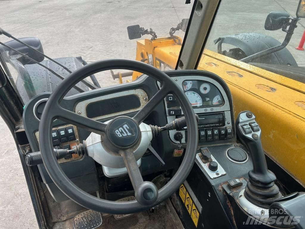 JCB 526-56 Agri Maatalouskurottajat